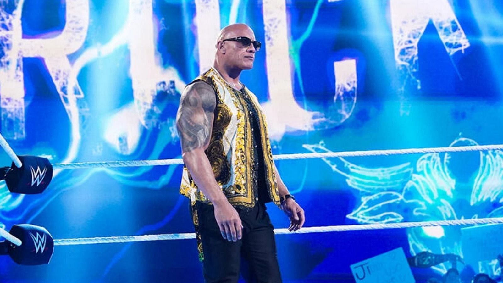 WWE SmackDown के दौरान द रॉक ने हील टर्न लिया है 