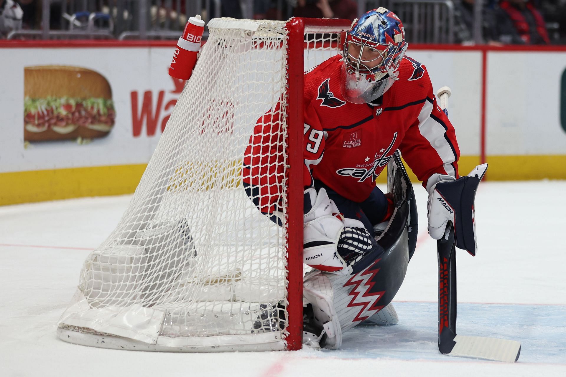 Charlie Lindgren of the NHL&#039;s Washington Capitals