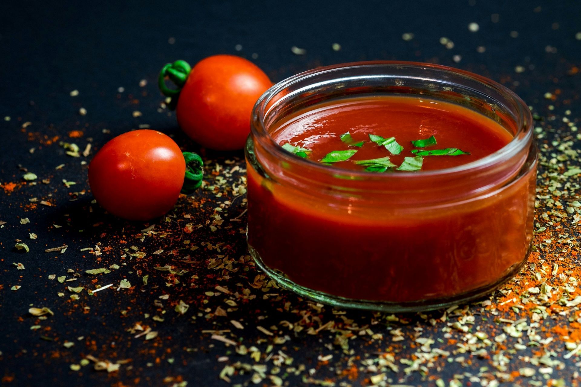 Tomato sauce has a lot of sodium (Image by Dennis Klein/Unsplash)