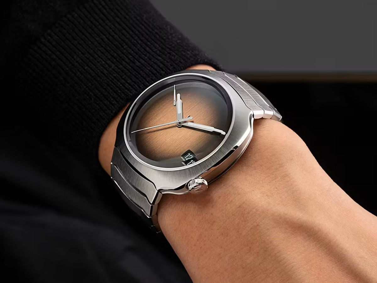 Streamliner Perpetual Calendar Concept Smoked Salmon watch by H. Moser &amp; Cie. (Image via H. Moser)