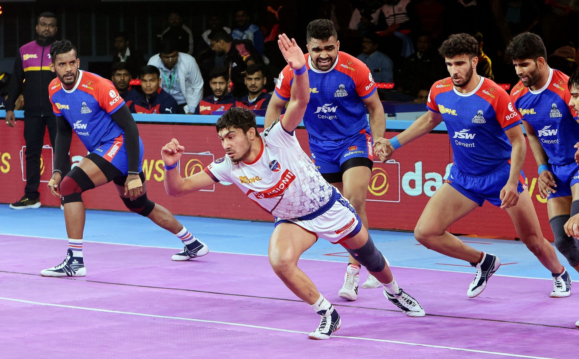 Haryana Steelers take on Patna Pirates in their opening home game (Credit: PKL)