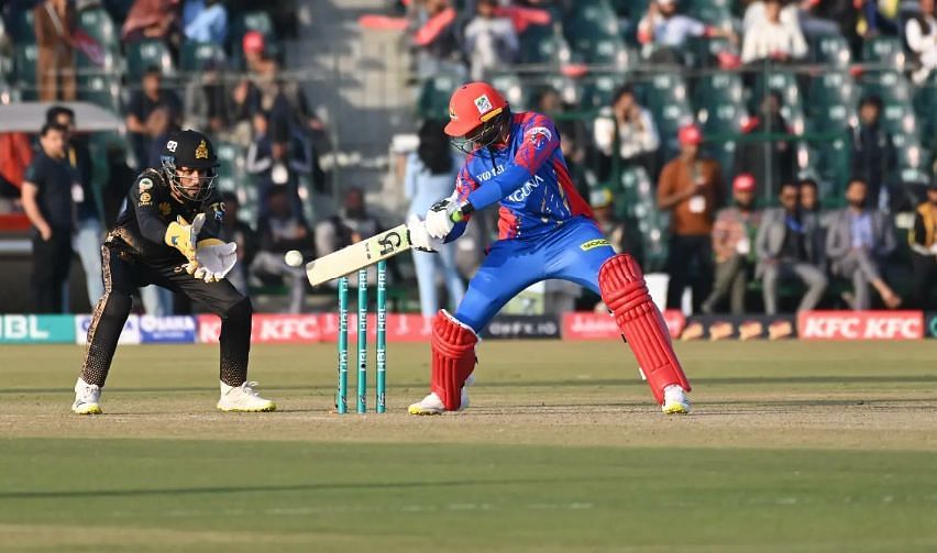 Shoaib Malik in action (Image Courtesy: X/Karachi Kings)