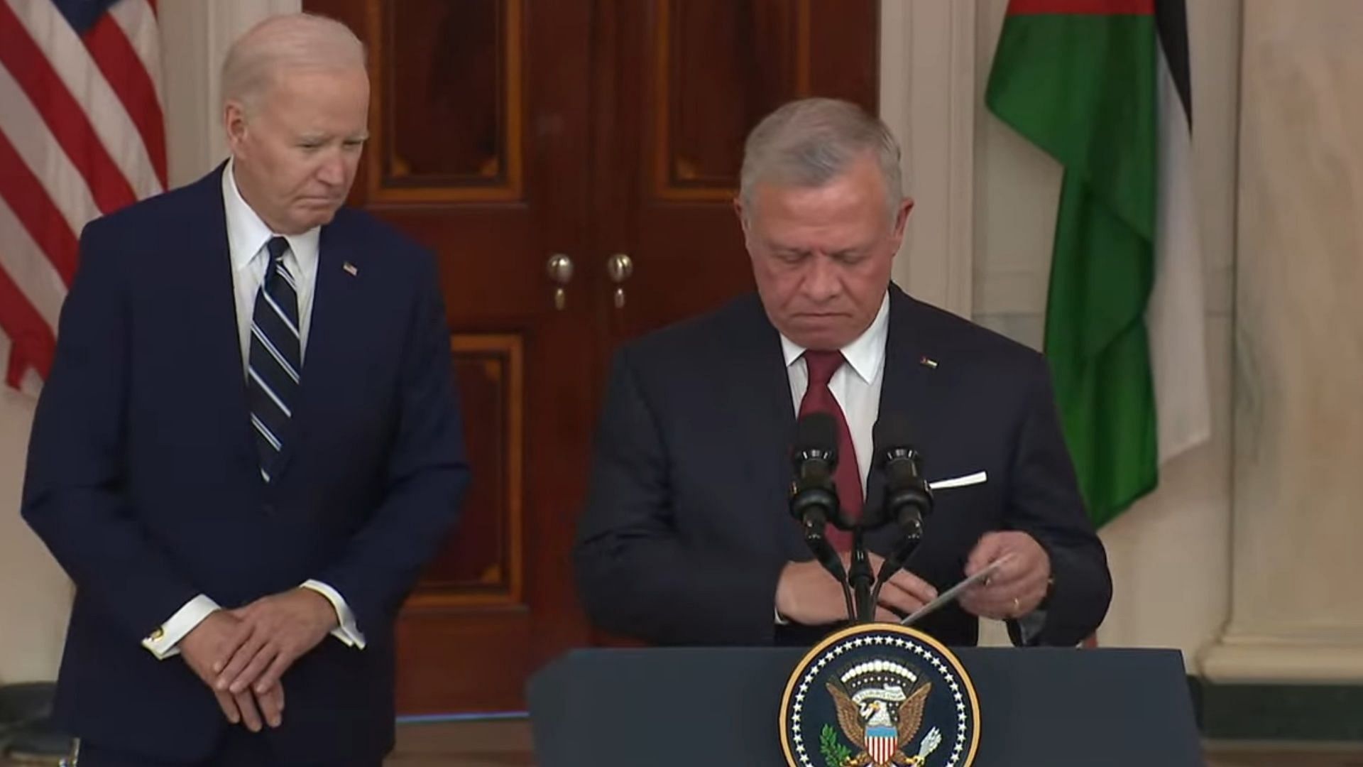 Joe Biden gets trolled for on-stage confusion (Image via YouTube/The White House)