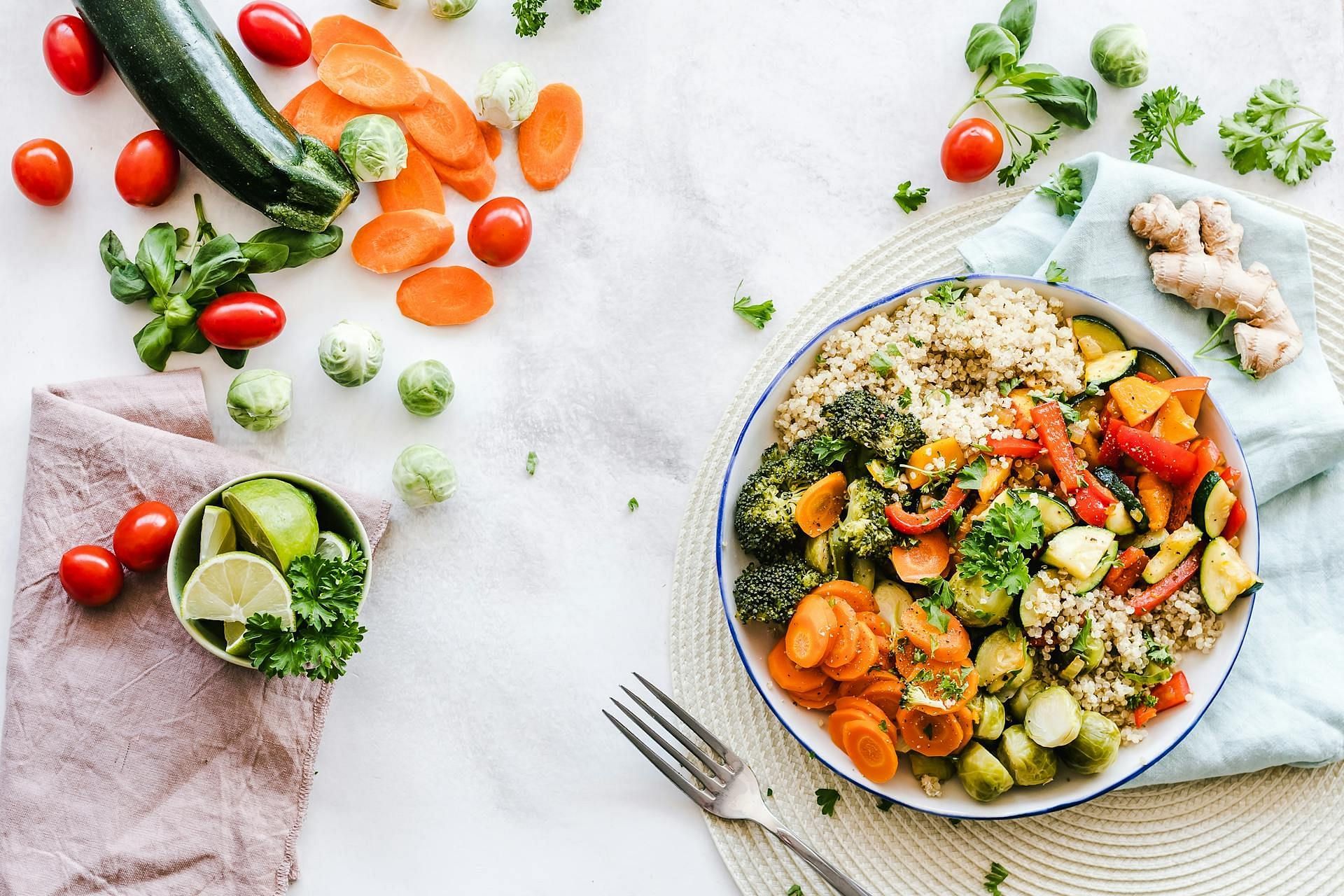 Fasting is a good way to detoxify the body (Image via Pexels/Ella Olsson)