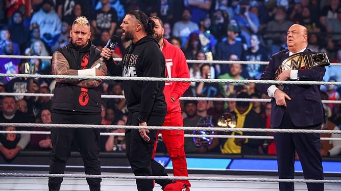 WWE SmackDown में Roman Reigns ने दिग्गज की उड़ाई धज्जियां, हजारों फैंस के सामने की बुरी तरह बेइज्जती