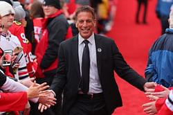 "You're a very deserving man": Michael Jordan's heartfelt message for Chris Chelios on his Blackhawks jersey retirement night