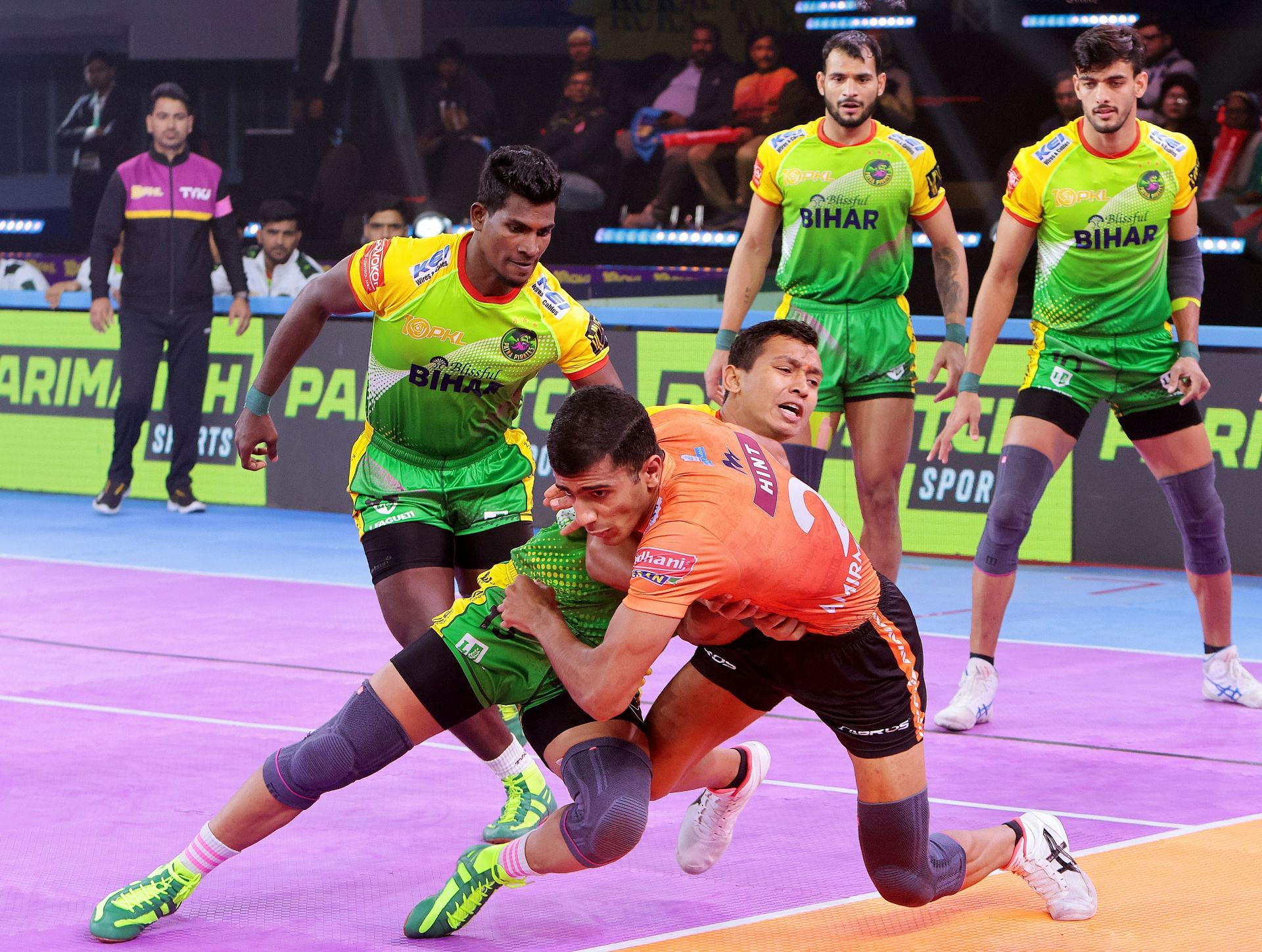 Mayur Kadam with a dash against Zafardanesh (credits: PKL)