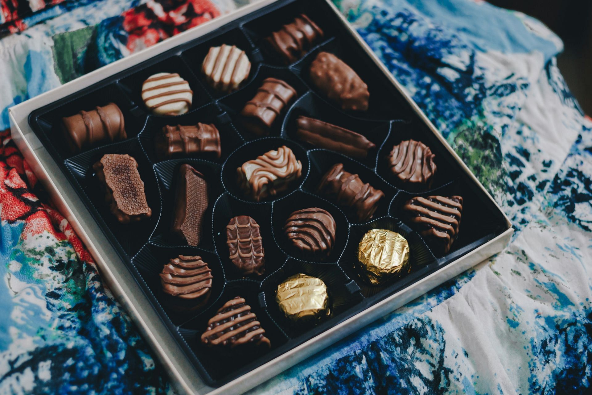 Milk chocolate or dark chocolate (Image by Monique Carrati/Unsplash)