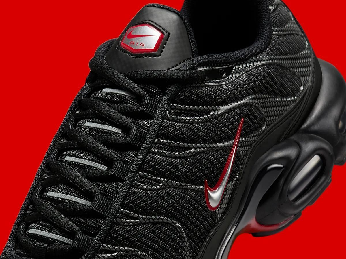 Nike Air Max Plus Carbon fiber sneakers (Image via Twitter/@SneakerNews)