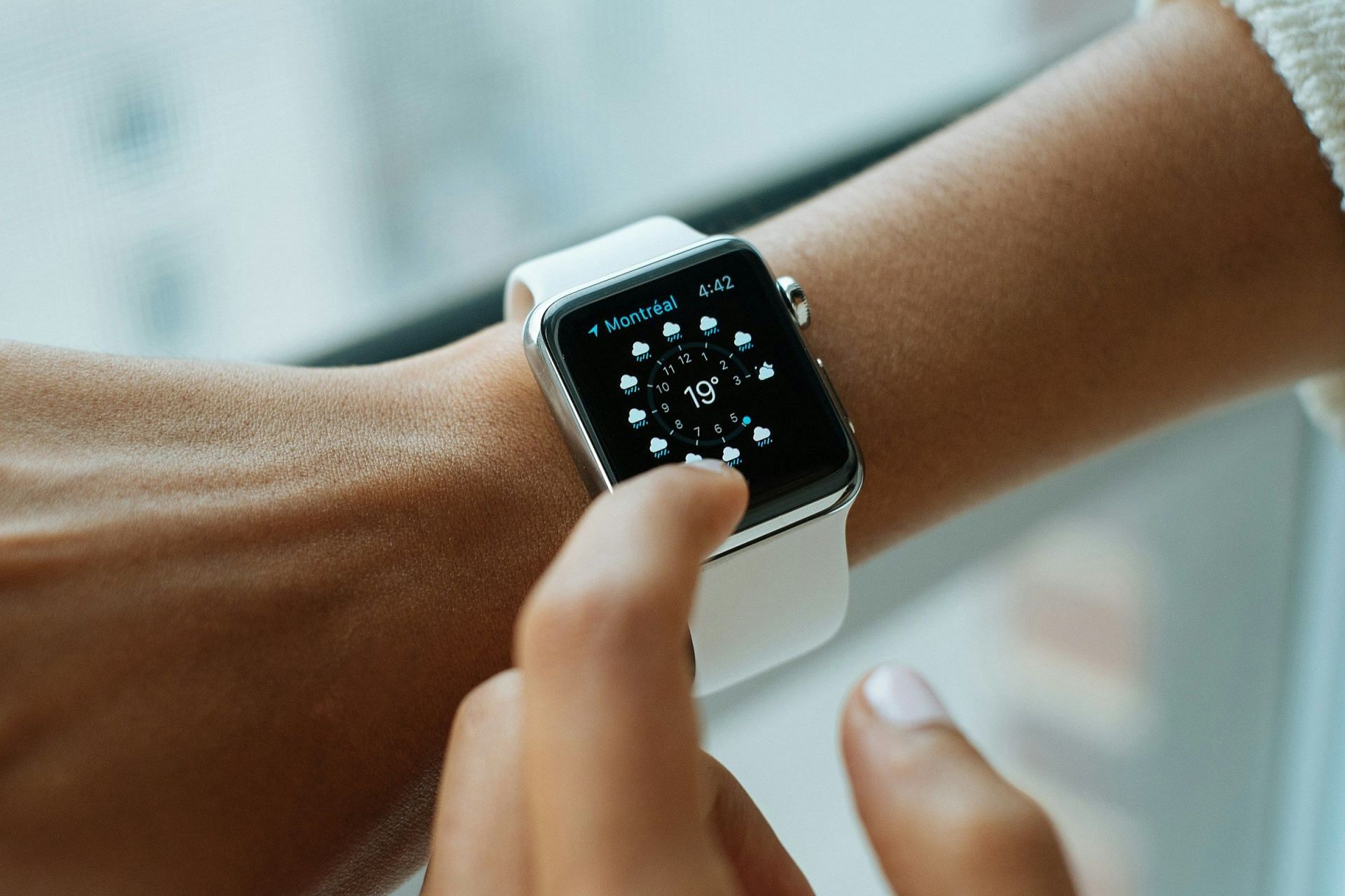 Apple Watch Rashes (Image via Unsplash/Luke Chesser)