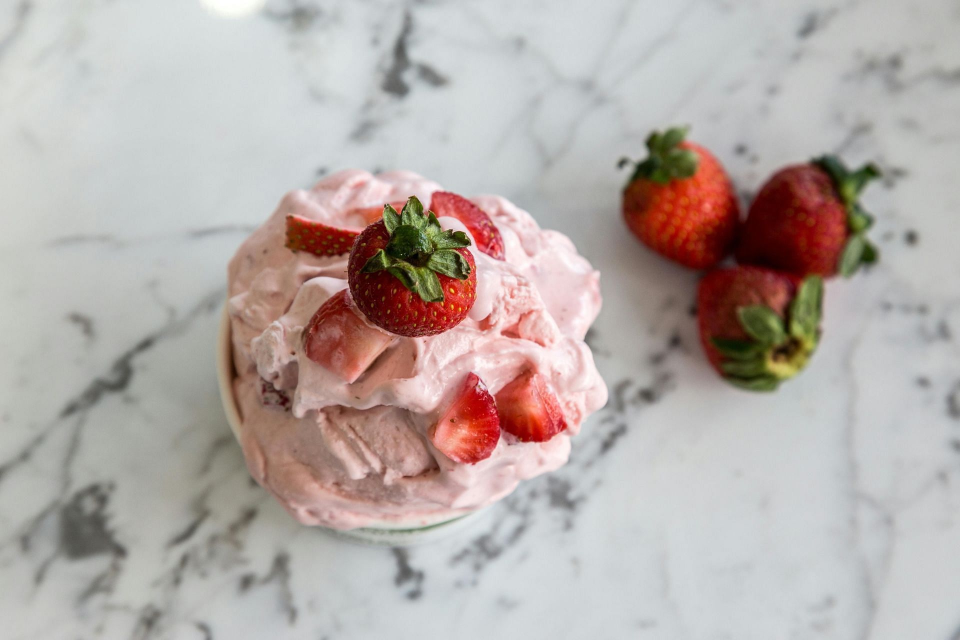 ice cream for sore throat (image sourced via Pexels / Photo by david disponett)