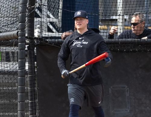 A clean-shaven Alex Verdugo (Charles Wenzelberg/New York Post)