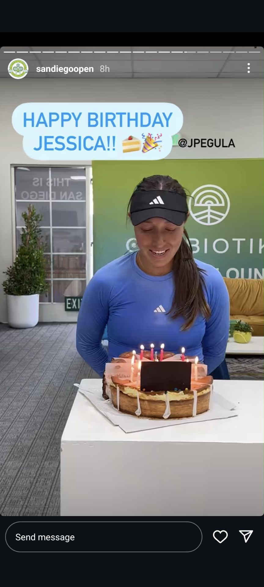 Jessica Pegula celebrates turning 30 with surprise birthday cake at San