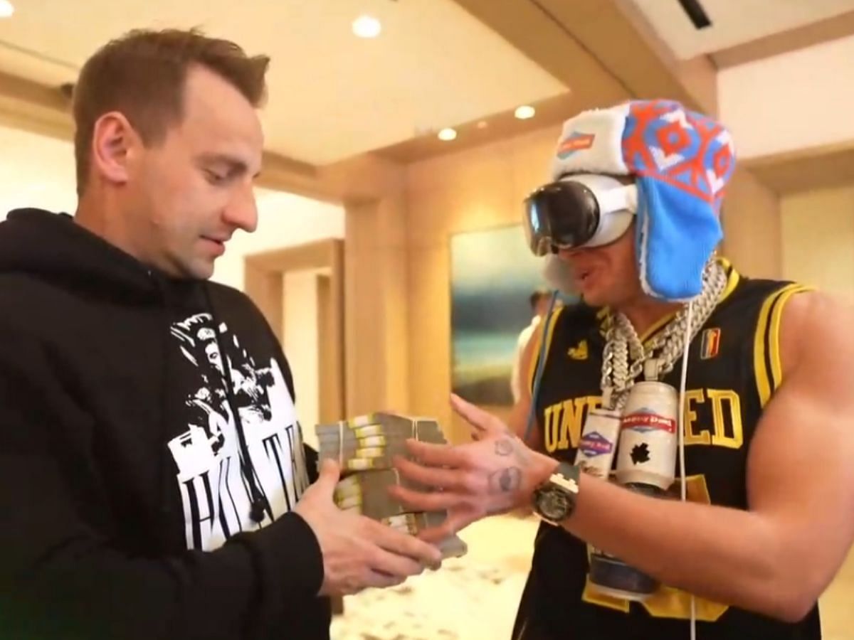 SteveWillDoIt hands out bundle of cash to Vitaly (Image via Kick/SteveWillDoIt)