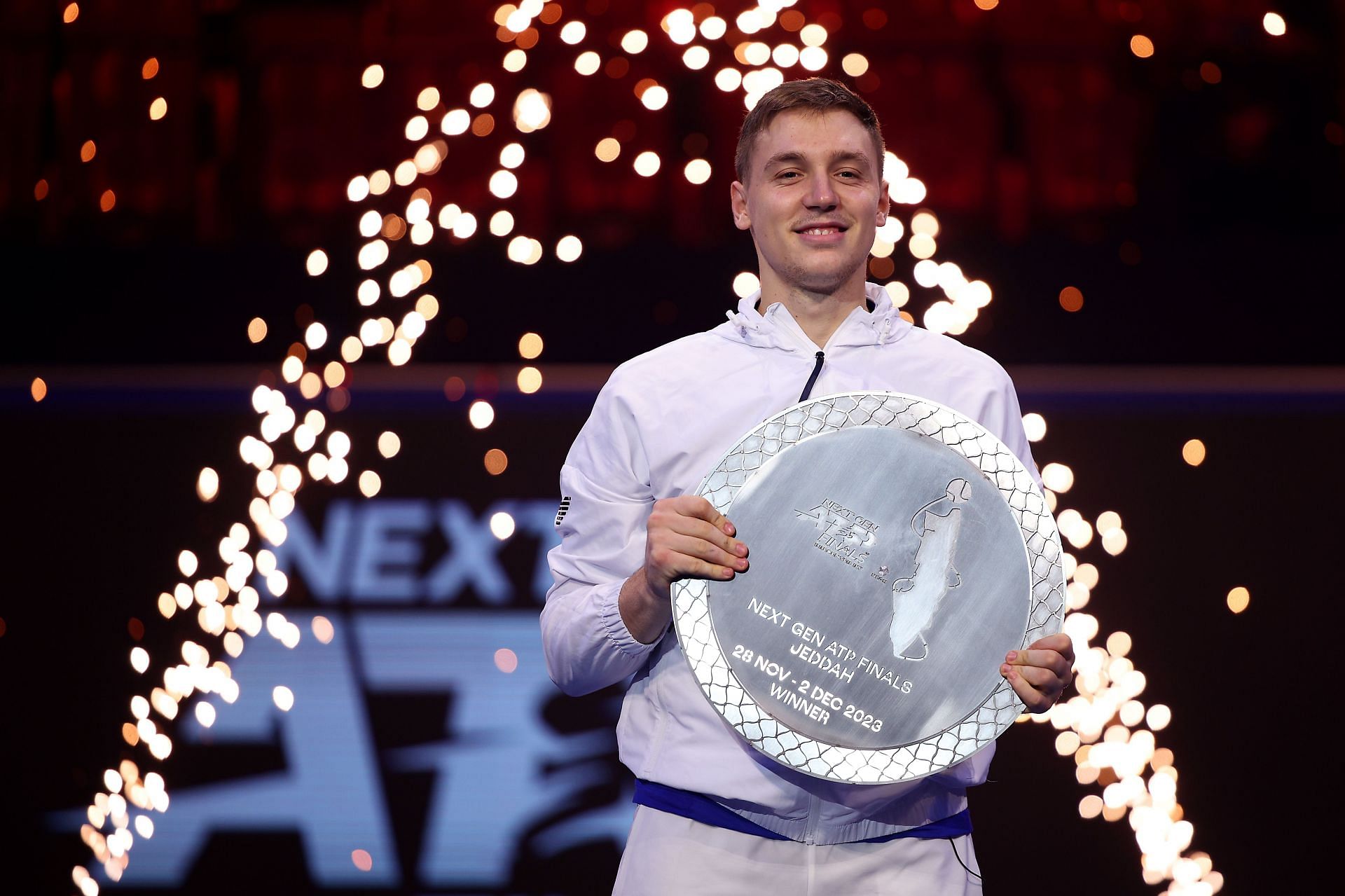 Hamad Medjedovic lifts the Next Gen ATP Finals 2023 trophy.