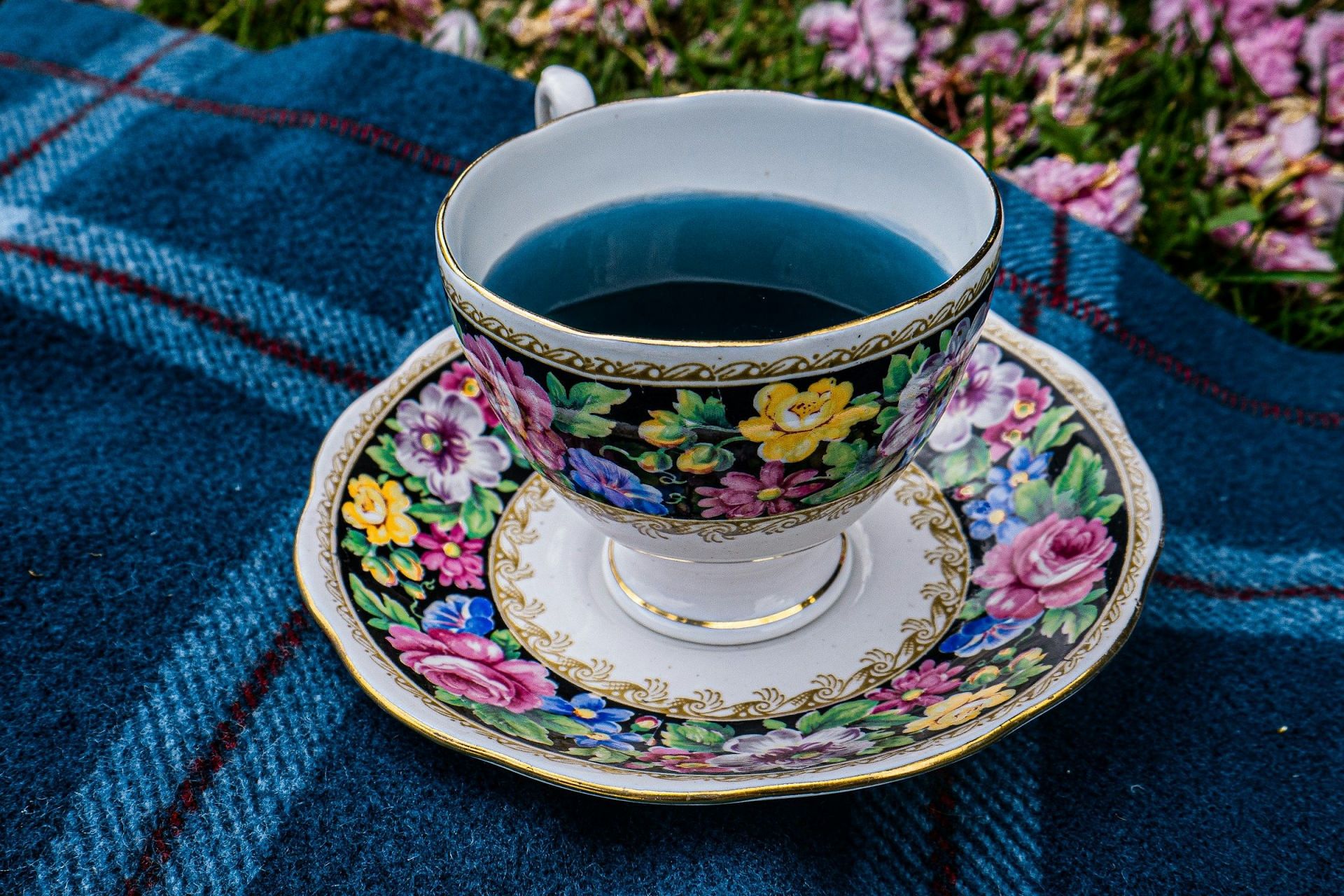 Tea for weight loss (Image via Unsplash/Katelyn Greer)