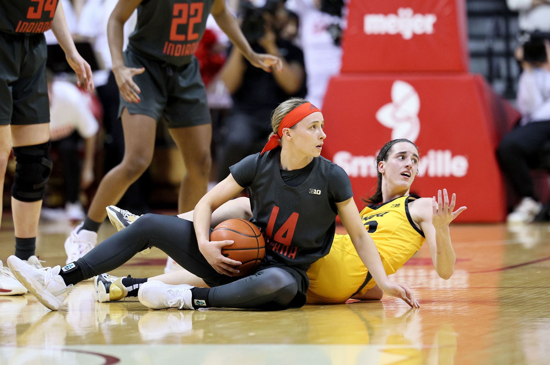 WATCH: Iowa's Caitlin Clark Gets Into Heated Argument With Yarden ...