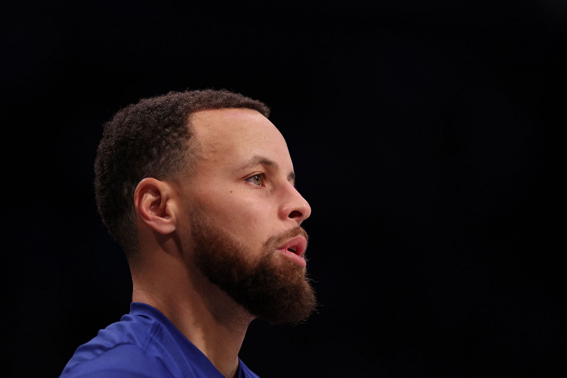 Is Steph Curry playing tonight against Philadelphia 76ers?