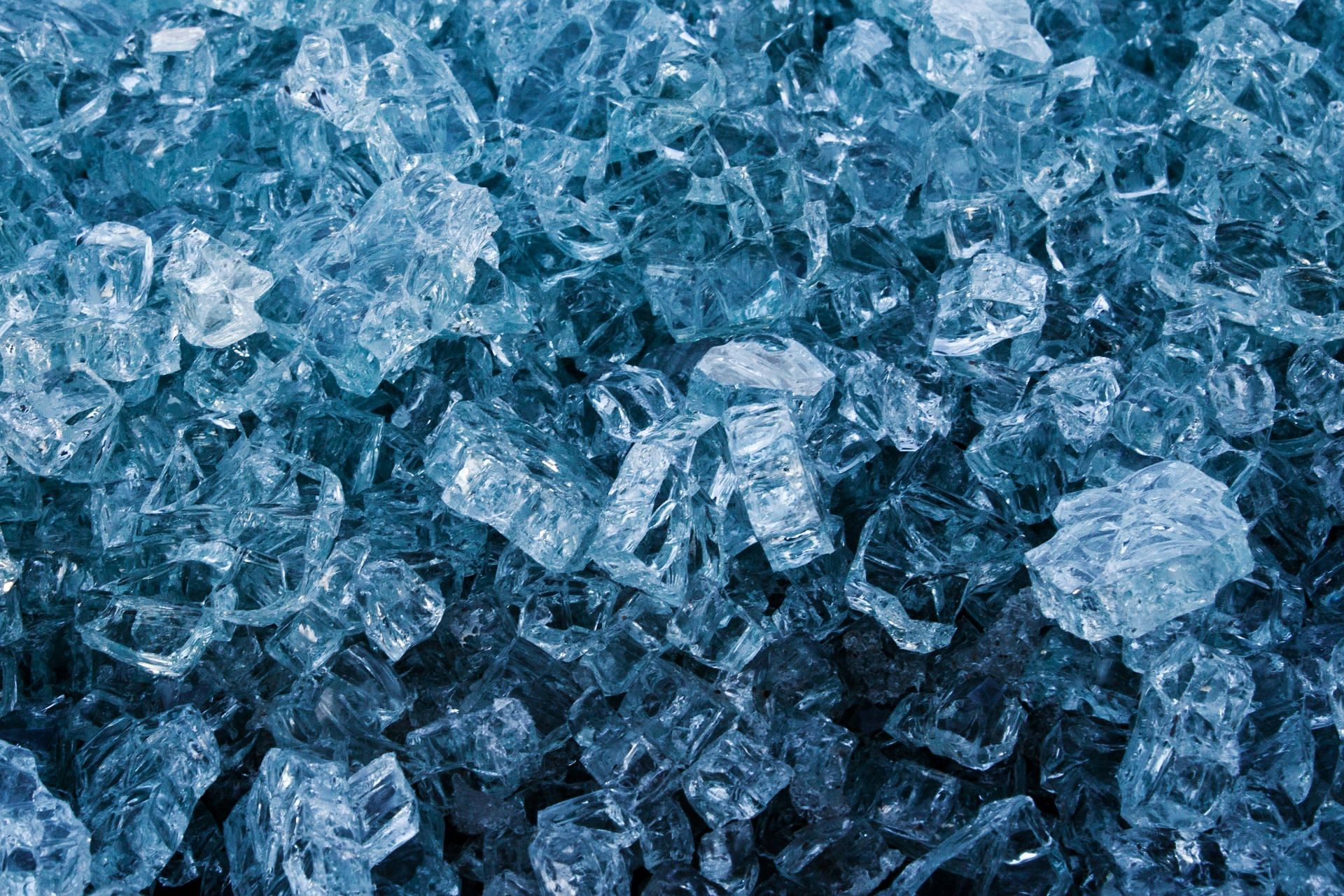 Use an ice pack on the affected part (Image by Scott Rodgerson/Unsplash)