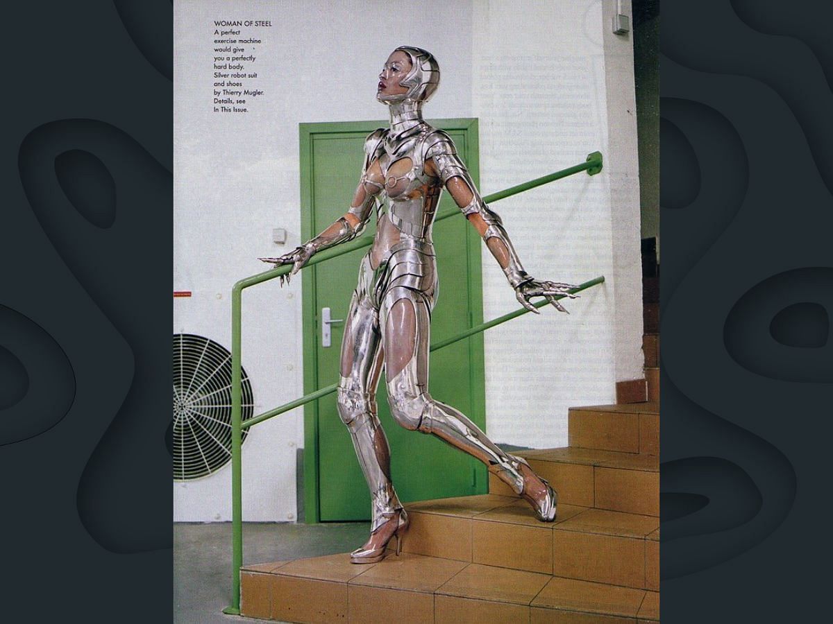 Zendaya&rsquo;s robot suit look for latest Dune premiere wins the internet (Image via Instagram/@insidethemood)
