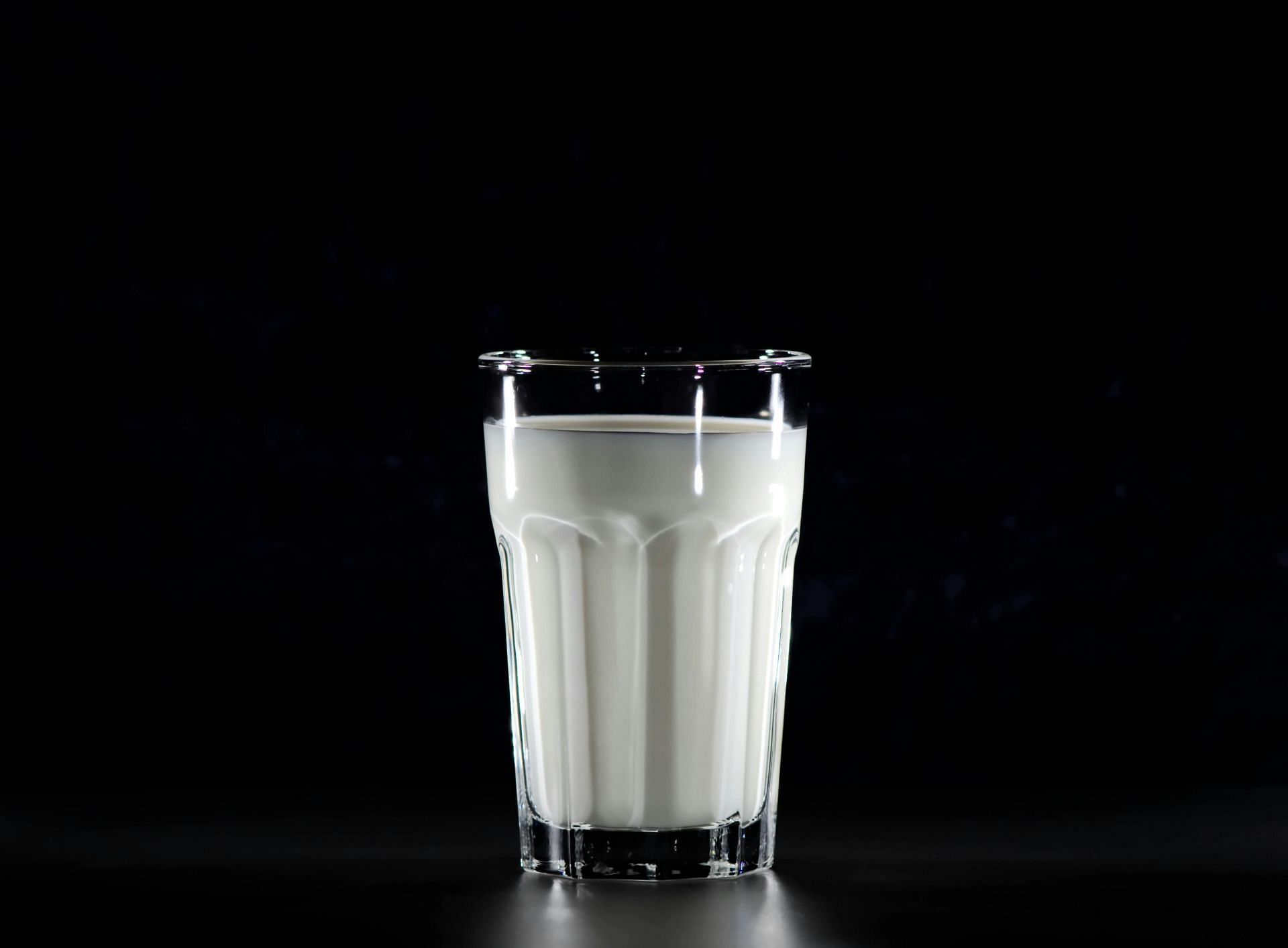 Importance of soy milk benefits (image sourced via Pexels / Photo by alexas)