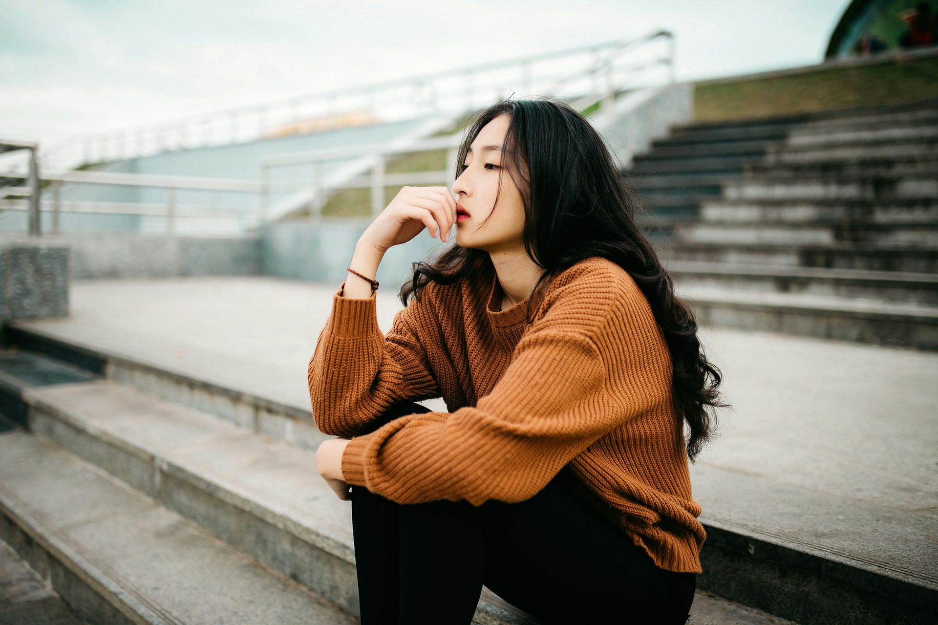 Japanese techniques can regulate overthinking patterns and help you find relief in your cognitive world. (Image via Unsplash/Anthony Tran)