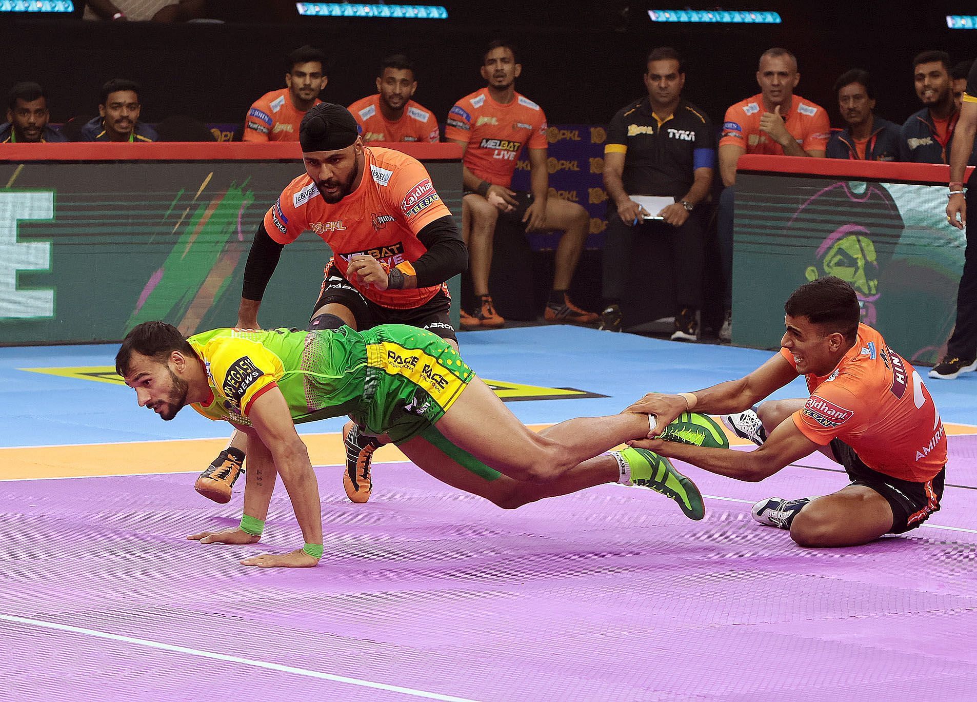 Sachin Tanwar in action against U Mumba (Credits: PKL)