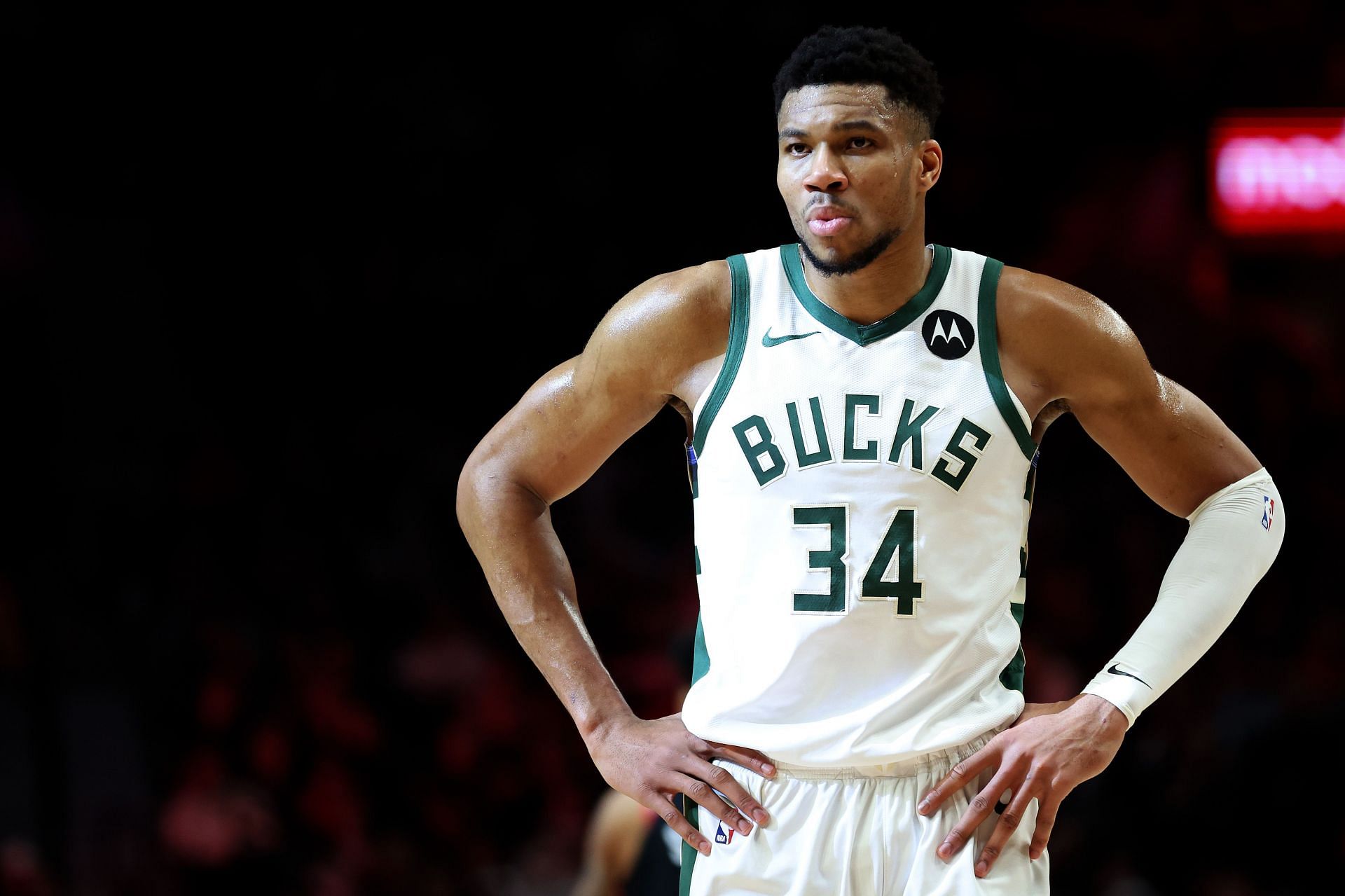 Giannis Antetokounmpo - Milwaukee Bucks