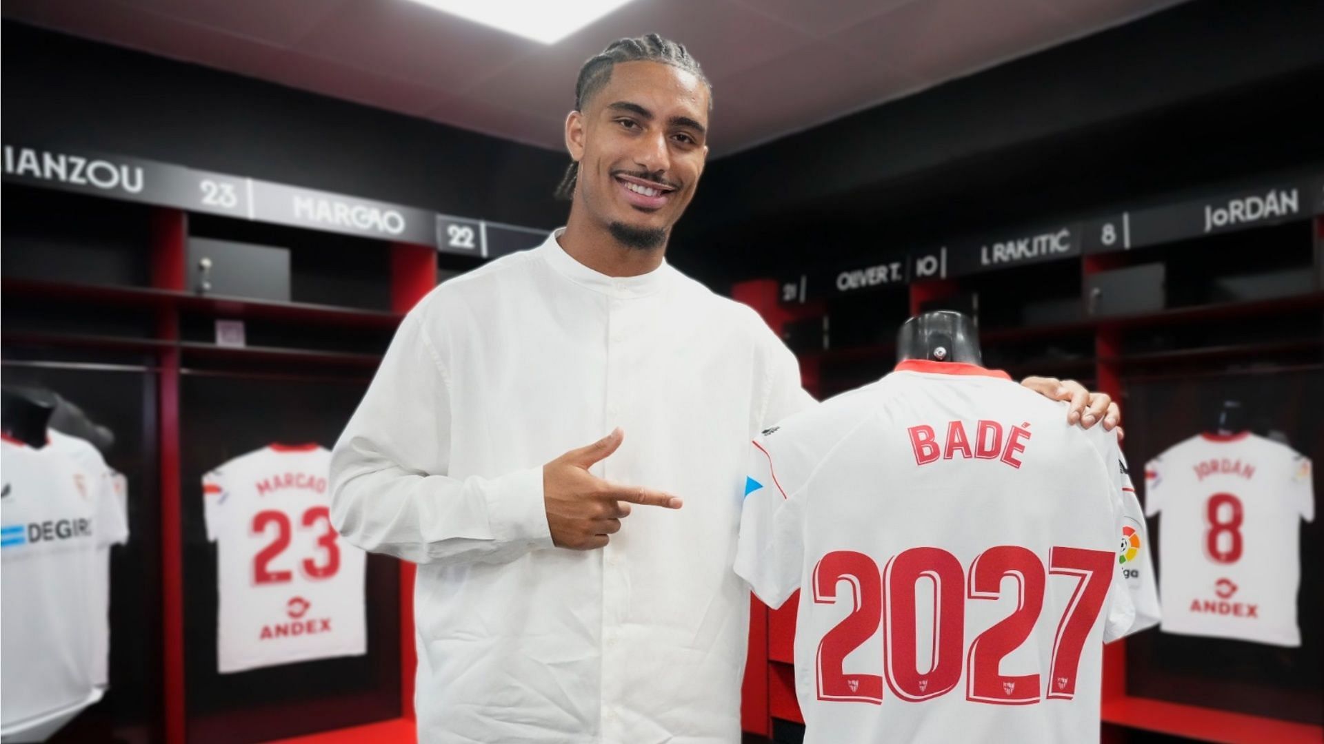 Loic Bade is coming as a Future Stars SBC in EA FC 24 (Image via Sevilla)