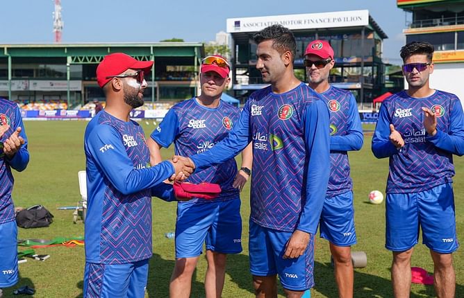 अफगानिस्तान को लगा बड़ा झटका, डेब्यू मैच में ही प्रमुख तेज गेंदबाज को लगी चोट, सीरीज से हुए बाहर