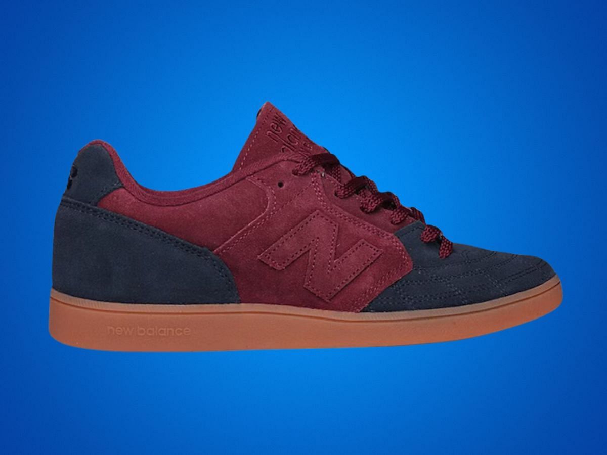 The New Balance epic trainer &quot;SNS Burgundy Blue gum&quot; (Image via StockX)