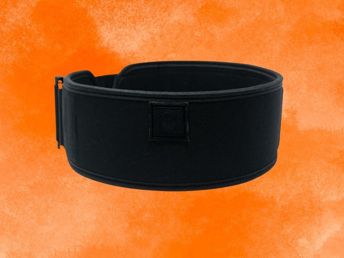 The 2 pood 4 weightlifting belt (Image via Amazon)