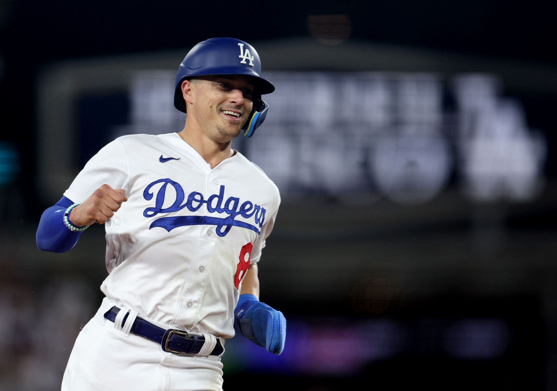 With the signing of new players like Teoscar Hernandez and Manuel Margot, it does not seem like Kike Hernandez will reunite with the LA Dodgers.