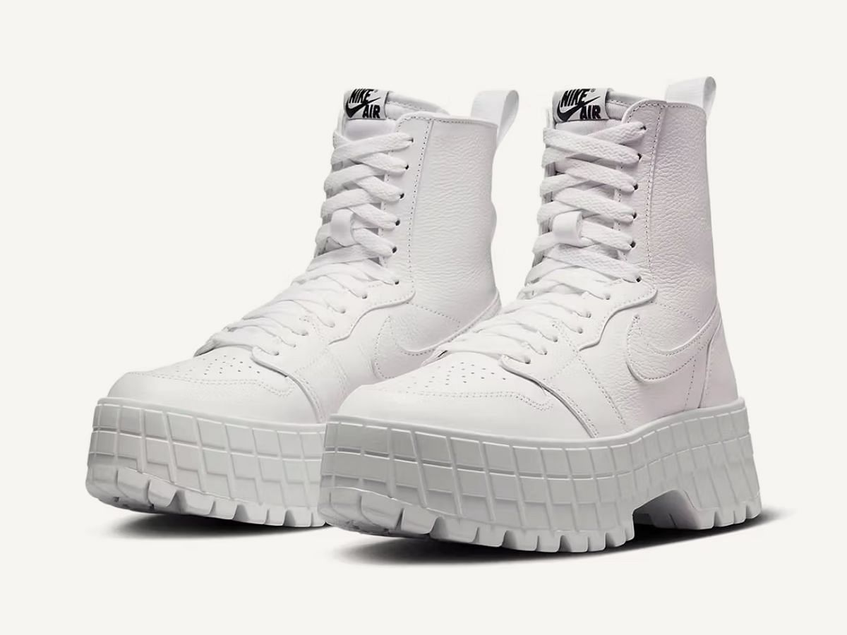 Air Jordan 1 Brooklyn &quot;Triple White&quot; boot 