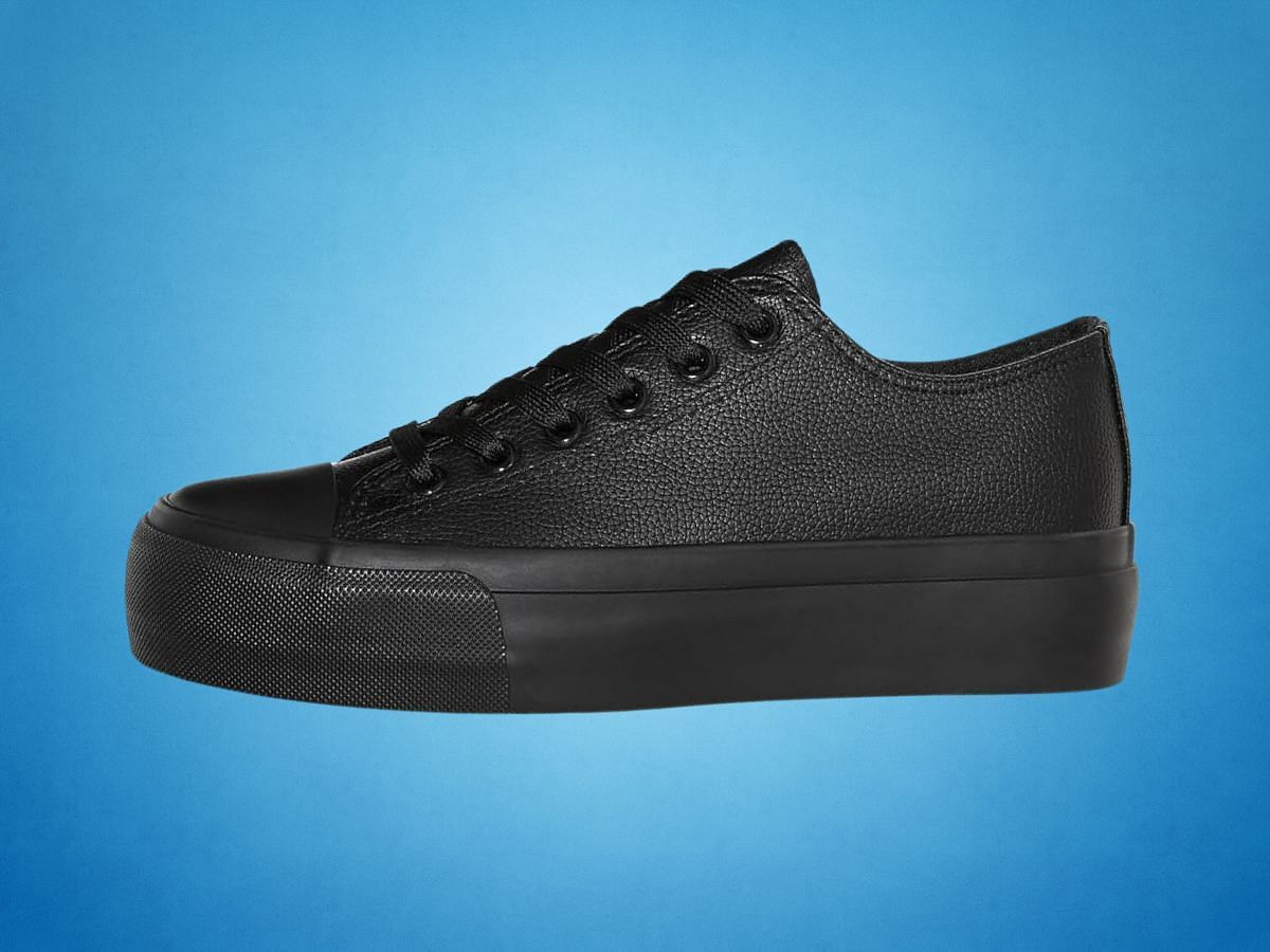Black Platform Sneakers from Rominz (Image via Amazon)