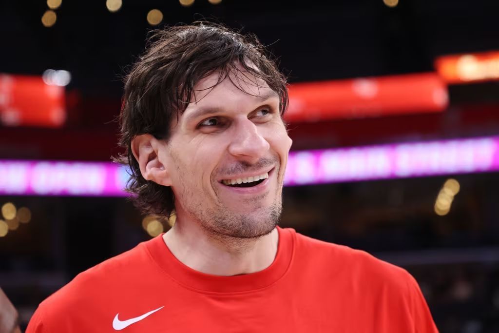 What is the hand size of Boban Marjanovic