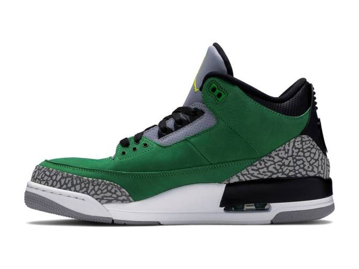 Air Jordan 3 &ldquo;Oregon Ducks&rdquo; PE in Super Bowl 2024 (Image via Instagram/@nicekicks)