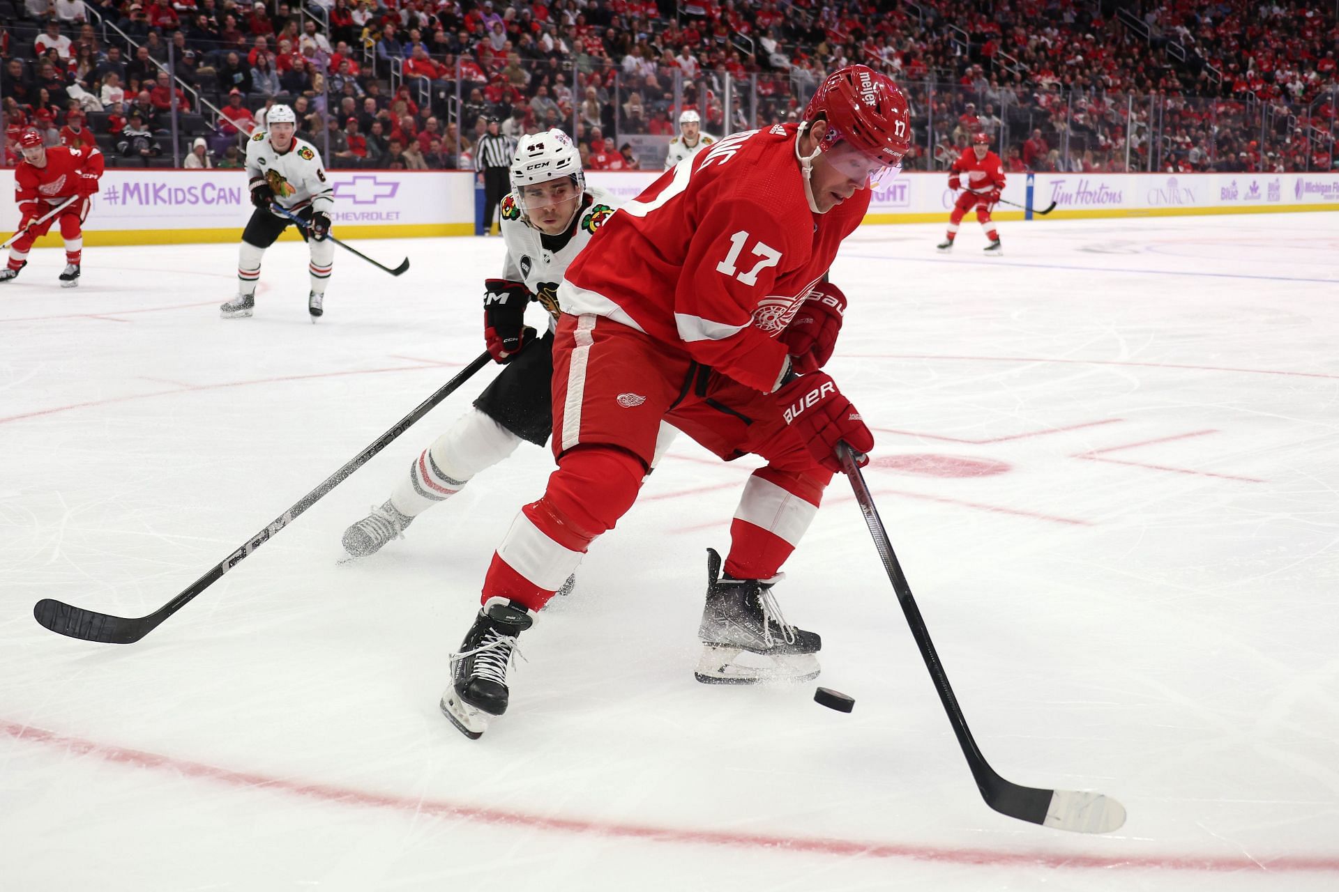 Chicago Blackhawks v Detroit Red Wings