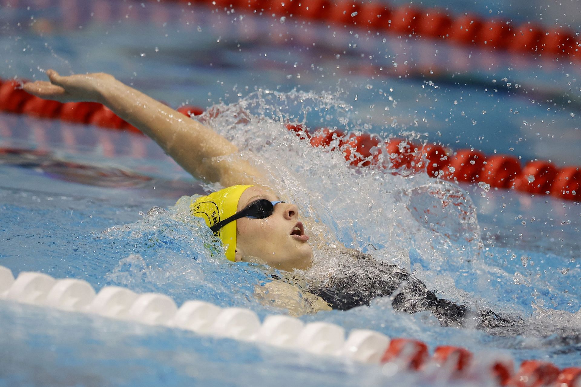 Summer McIntosh competing at the TYR Pro Swim Series.