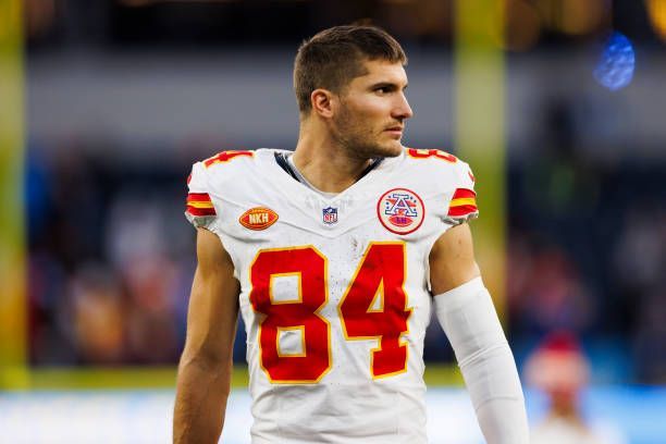 Who is number 84 for the Chiefs?