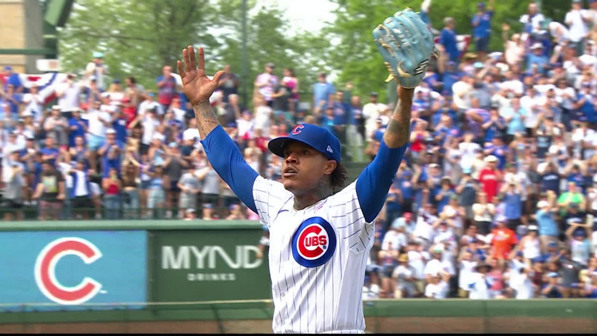 Marcus Stroman rejoicing a regular-season victory with the Chicago Cubs last season