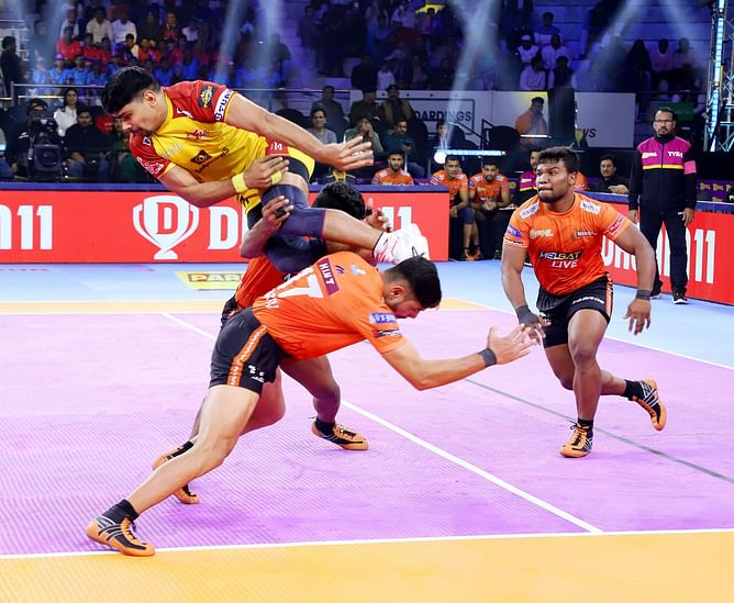 PKL 2023-24 में आखिरी सेकंड में बहुत ही रोमांचक मैच हुआ टाई, Pawan Sehrawat ने दोहरा शतक पूरे करते हुए किया सीजन का अंत