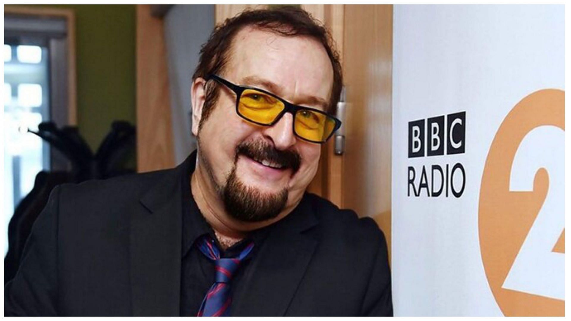 Legendary BBC radio presenter Steve Wright died at the age of 69 (Image via @elaine_paige/X)