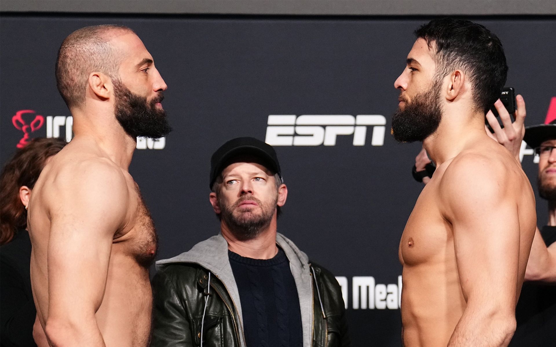 Roman Dolidze (left) fought Nassourdine Imavov (right) in the UFC Fight Night 235 main event [Image Courtesy: @UFC X]