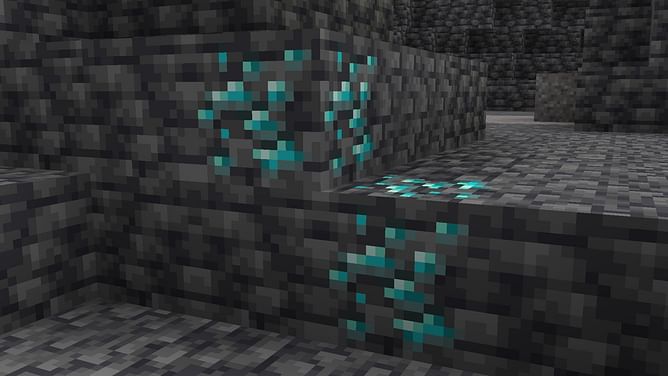 Unlucky Minecraft player discovers diamond ores outside of world border