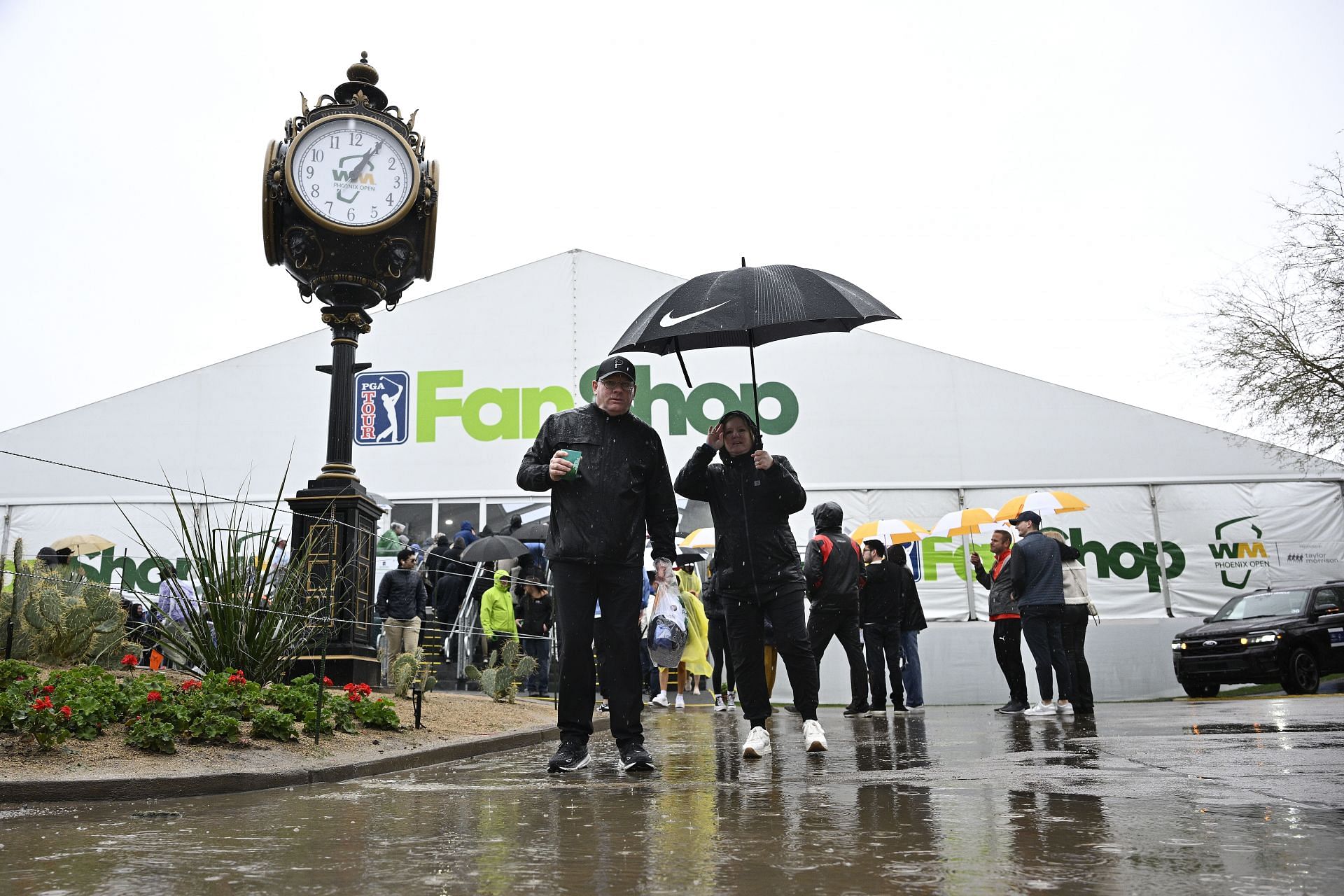 The first round of the WM Phoenix Open was affected by the rain