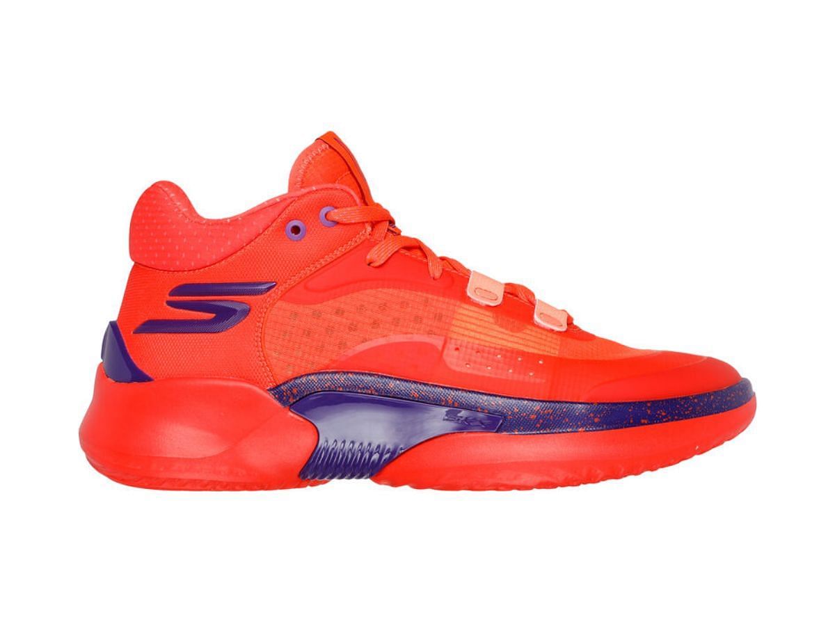 The &quot;Orange Multi&quot; Float shoes (Image via Skechers)