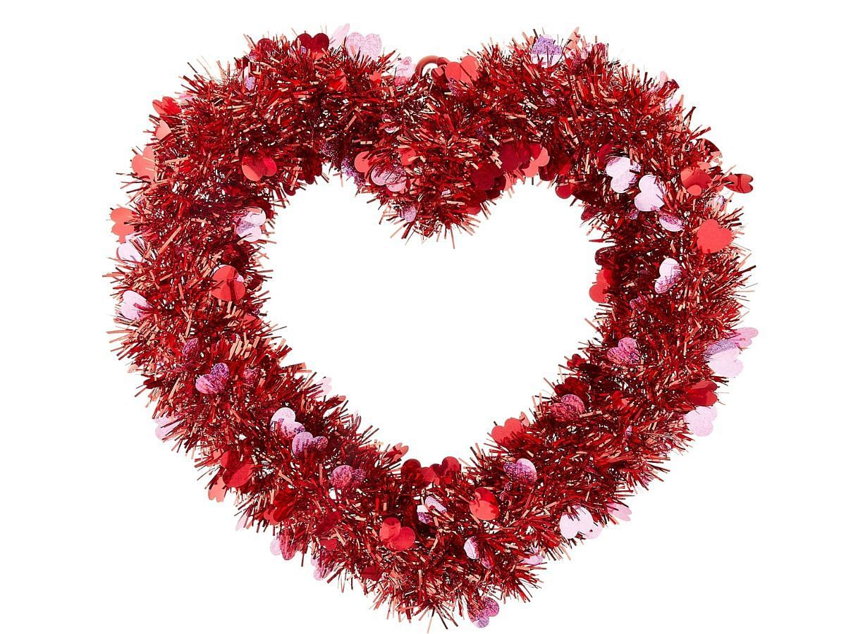 Valentine&#039;s Special Wreath (Image via walmart.com)