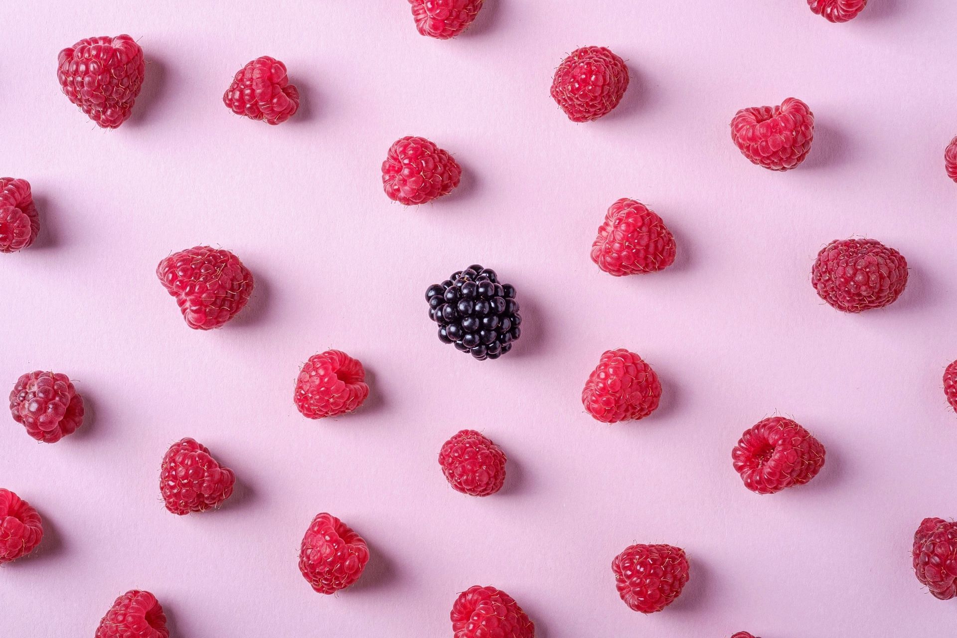 Collagen-rich foods: Berries (Image by Rodion Kutsaiev/Unsplash)