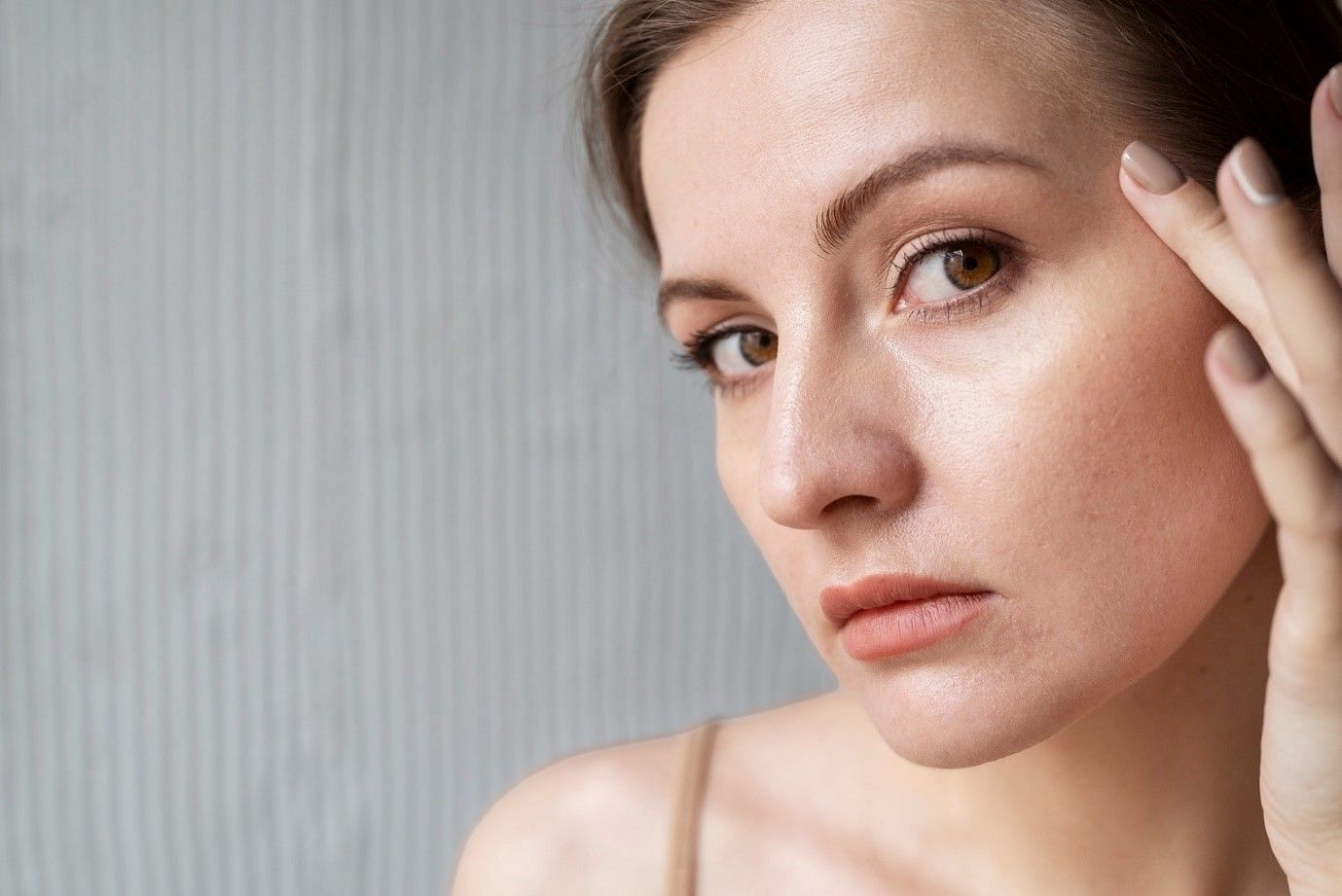 Itchy eyebrows can be related to shingles, look at other causes